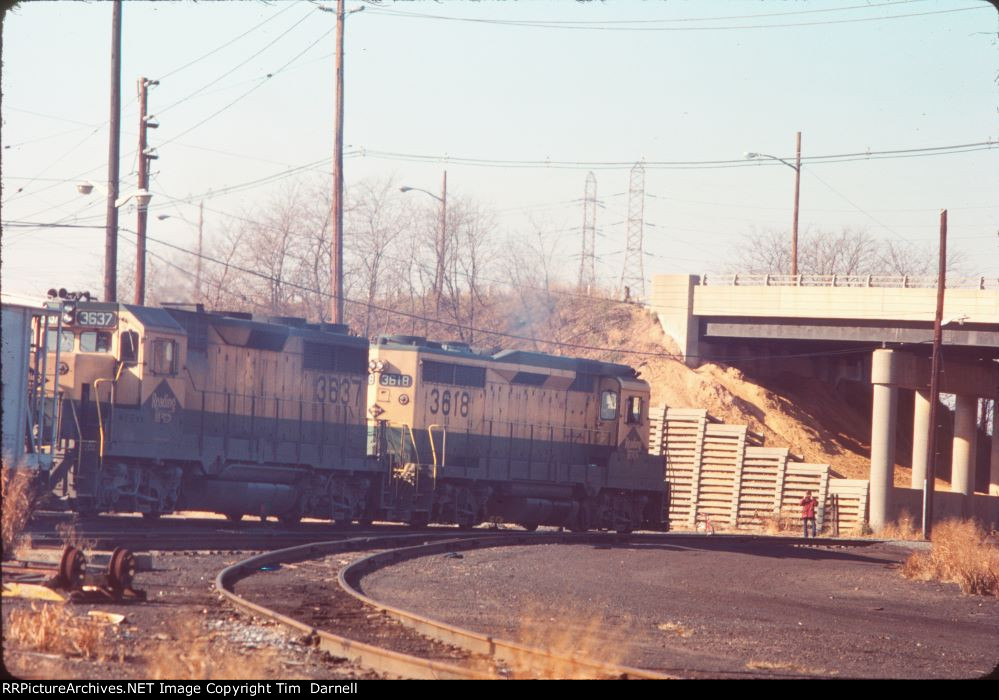 RDG 3637, 3618 on freight NX-13